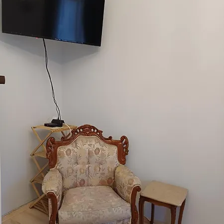 Ktt House *